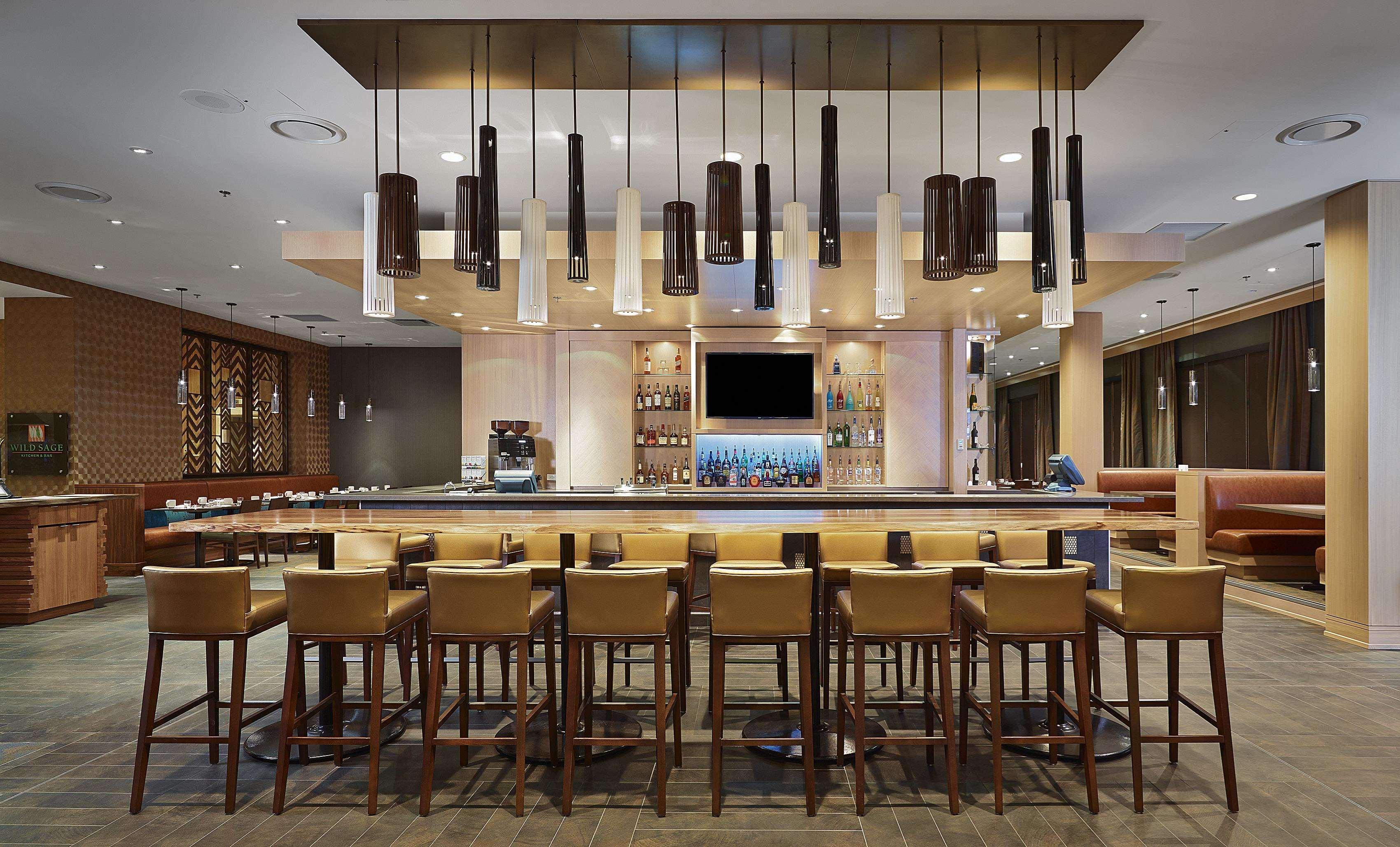 Doubletree By Hilton Hotel & Conference Centre Regina Exterior photo