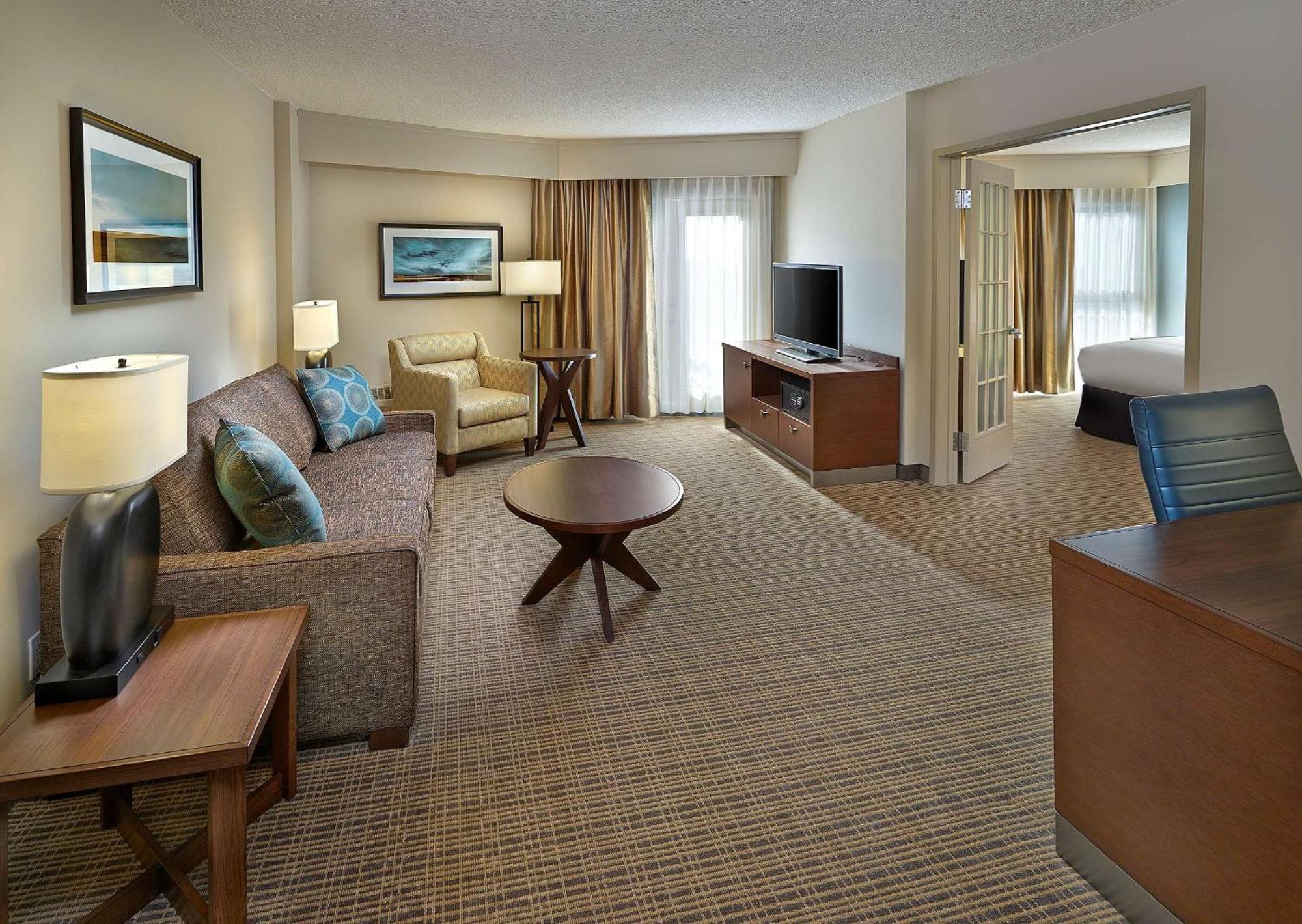 Doubletree By Hilton Hotel & Conference Centre Regina Exterior photo