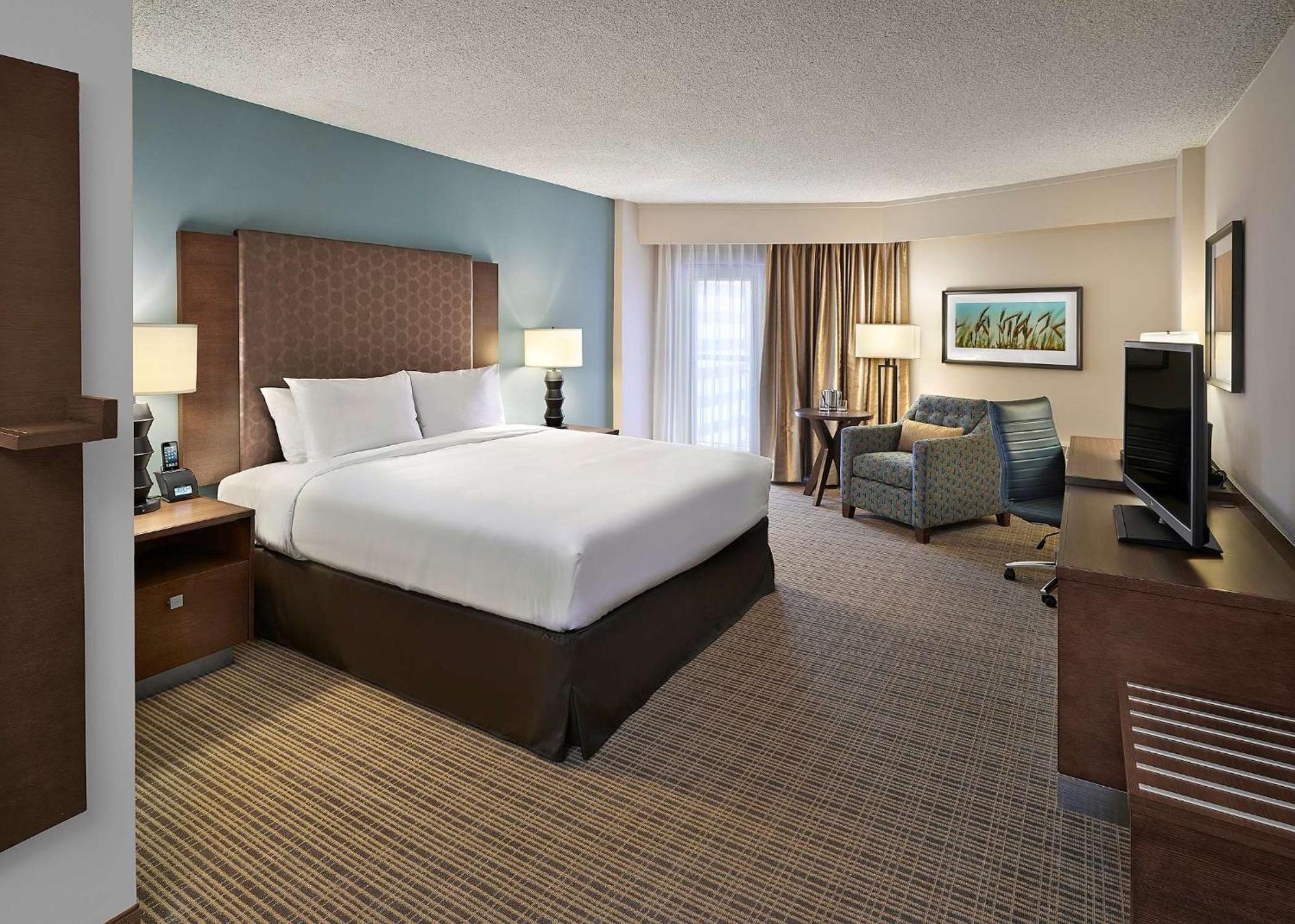 Doubletree By Hilton Hotel & Conference Centre Regina Exterior photo