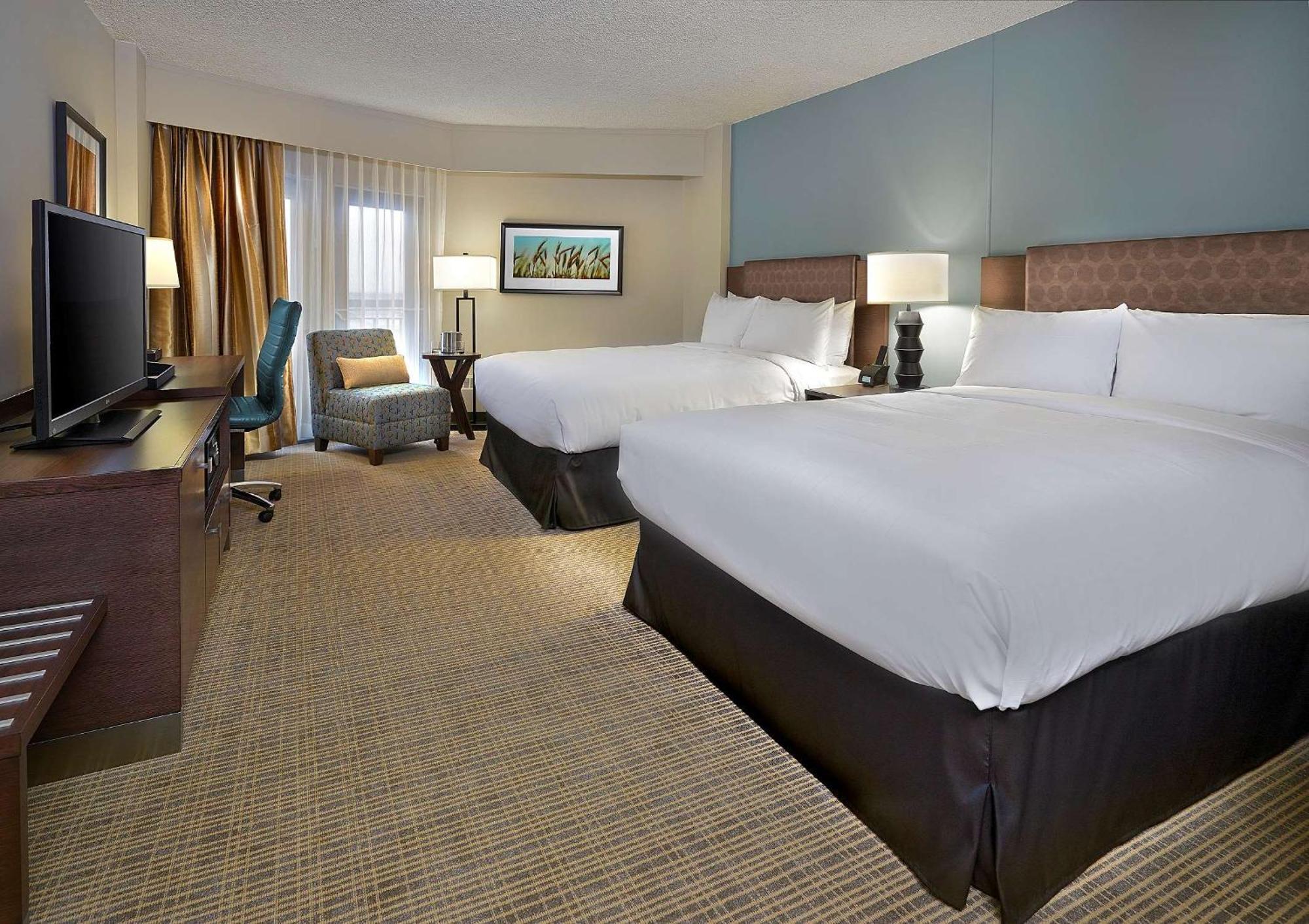 Doubletree By Hilton Hotel & Conference Centre Regina Exterior photo